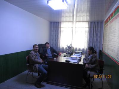 董事长朱伯英介绍实习员工的表现